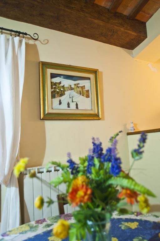 Casa Castellina Hostal Foligno Habitación foto